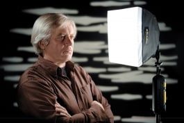 dedolight classic dlh4 light with soft box and background lit with gobo for tv interview setup